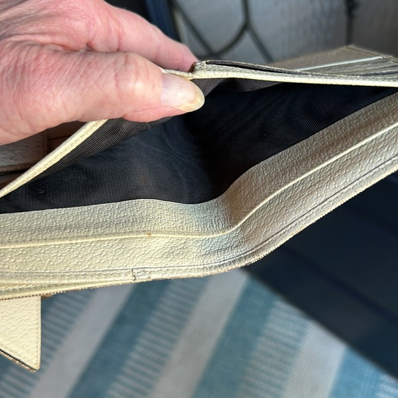 ‼️BOGO‼️Gucci Double Snap Wallet - Picture 10 of 12